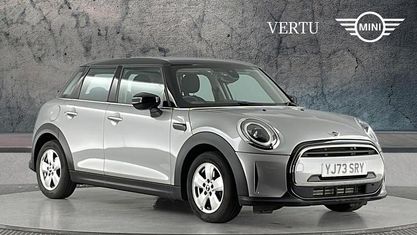 Używany Mini Cooper Classic 136 KM (100 kW) 2022 Srebrny Hatchback