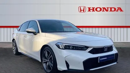 White New 2025 Honda Civic Advance Hatchback | £33,995 (Good price)