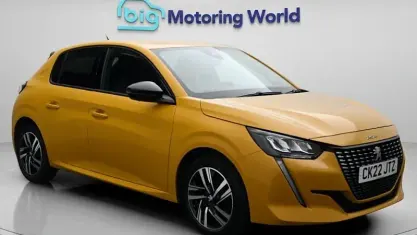 Used Peugeot 208 Allure Premium 102 HP (75 kW) 2022 Yellow Hatchback