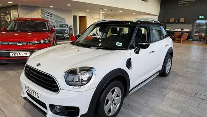 Used 2020 Mini Cooper Classic Hatchback | £15,699 (Fair price)