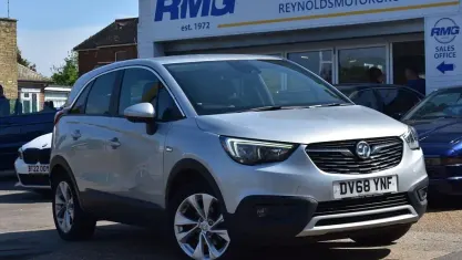 Used Vauxhall Crossland X S 131 HP (96 kW) 2019 Silver SUV