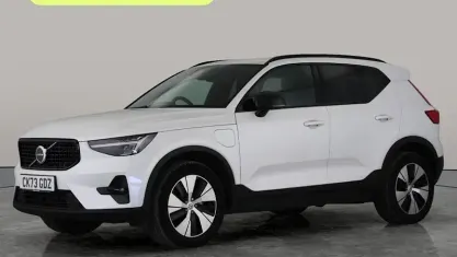 Used Volvo XC40 Plus 211 HP (155 kW) 2023 White SUV