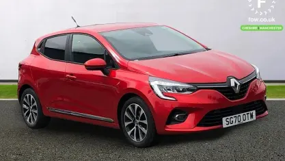 Used Renault Clio Iconic 101 HP (74 kW) 2020 Red Hatchback