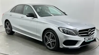 Usado Mercedes C250 AMG Line Premium 204 CV (150 kW) 2018 Plateado Berlina