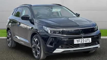 Gebraucht Vauxhall Grandland X Ultimate 131 PS (96 kW) 2023 Schwarz SUV