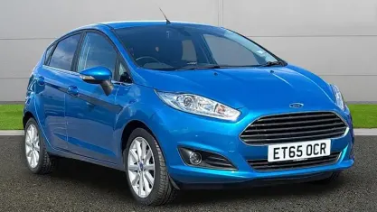 Używany Ford Fiesta Titanium 101 KM (74 kW) 2016 Niebieski Hatchback