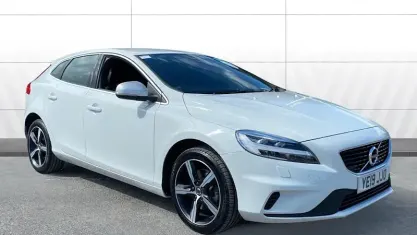Used Volvo V40 R-Design 122 HP (89 kW) 2019 White Hatchback