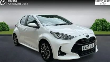 Used Toyota Yaris Design 116 HP (85 kW) 2023 White Hatchback