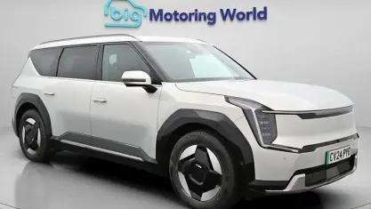 Used Kia EV9 Air 149 kW (203 HP) 2024 Silver SUV