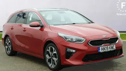 Used Kia Ceed Air 140 HP (102 kW) 2019 Red Hatchback