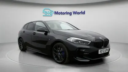 Usado BMW 118 M Sport 136 CV (100 kW) 2023 Negro Utilitario