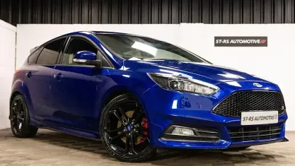 Used Ford Focus ST 250 HP (183 kW) 2016 Blue Hatchback