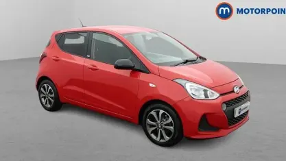 Begagnad Hyundai i10 67 HK (49 kW) 2019 Röd Halvkombi