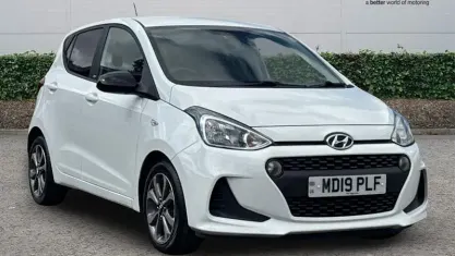 Used Hyundai i10 100 HP (73 kW) 2019 White Hatchback