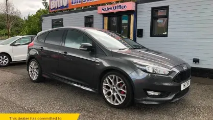 Used Ford Focus ST-Line 125 HP (91 kW) 2016 Grey Hatchback