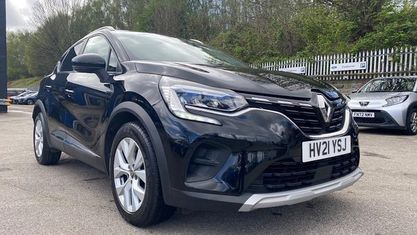 Second-hand Renault Captur Iconic 91 CP (66 kW) 2021 Negru SUV