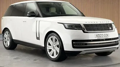 Used Land Rover Range Rover HSE 300 HP (220 kW) 2023 Ostuni pearl white SUV