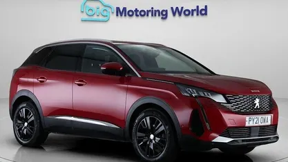 Begagnad Peugeot 3008 Allure Premium 131 HK (96 kW) 2021 Röd SUV