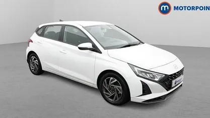 Used Hyundai i20 Advanced 101 HP (74 kW) 2024 White Hatchback