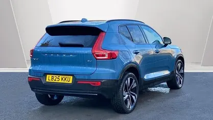 Used 2025 Volvo XC40 Ultra SUV | £34,686 (Fair price)