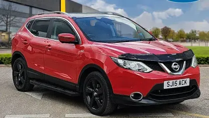 Used Nissan Qashqai N-TEC 110 HP (80 kW) 2015 Red SUV