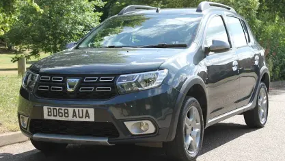 Used Dacia Sandero Essentiel 90 HP (66 kW) 2018 Grey Hatchback