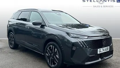 Used 2025 Peugeot 5008 Allure Estate | £27,210 (Fair price)