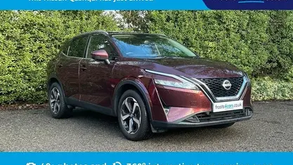 Used Nissan Qashqai N-Connecta 140 HP (102 kW) 2022 Red SUV