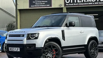 Used 2024 Land Rover Defender HSE Dynamic Estate | £58,990 (Super price)