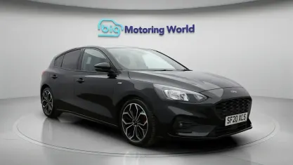 Second-hand Ford Focus ST-Line X 120 CP (88 kW) 2020 Negru Hatchback
