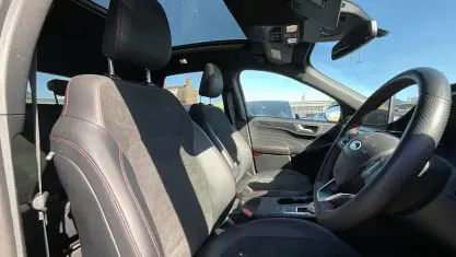 Usado Ford Kuga ST-Line X 225 HP (165 kW) 2023 Azul SUV