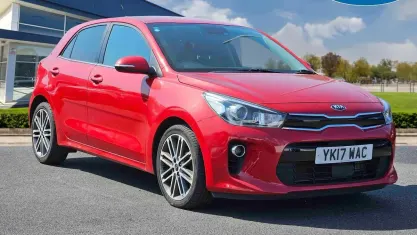 Used Kia Rio First Edition 120 HP (88 kW) 2017 Red Hatchback