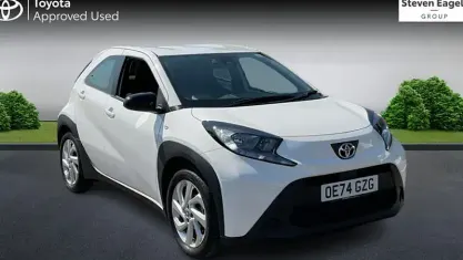 Used Toyota Aygo X PURE 72 HP (52 kW) 2024 White SUV