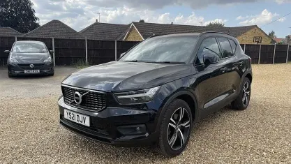 Used Volvo XC40 R-Design 211 HP (155 kW) 2021 Black SUV