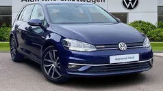 Blue Used 2017 VW Golf VII SE Hatchback | £14,995 (Fair price)