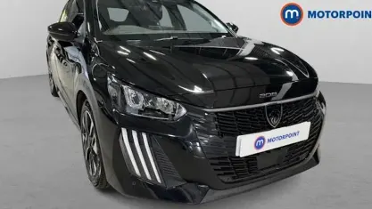 Usado Peugeot 208 Allure 101 CV (74 kW) 2025 Negro Utilitario