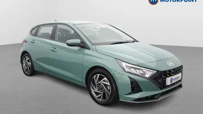Used Hyundai i20 Advanced 101 HP (74 kW) 2025 Green Hatchback