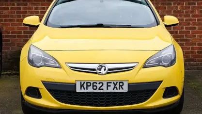 Used Vauxhall Astra GTC Sport 120 HP (88 kW) 2014 Coupe