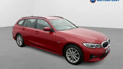 Usado BMW 330e 292 HP (214 kW) 2022 Vermelho Carrinha