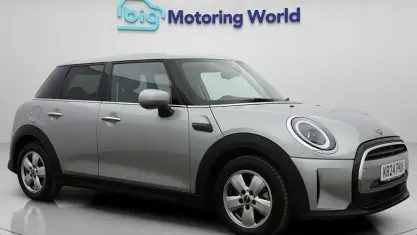 Used Mini Cooper Classic 136 HP (100 kW) 2024 Silver Hatchback