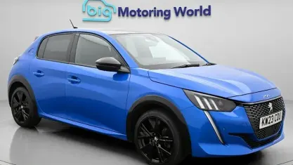 Używany Peugeot 208 GT 102 KM (75 kW) 2023 Niebieski Hatchback