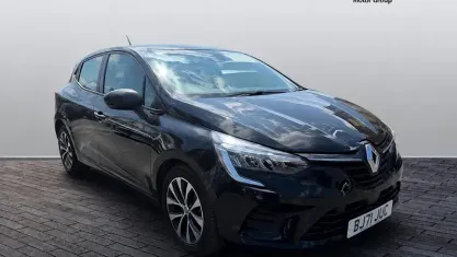 Used Renault Clio Iconic 90 HP (66 kW) 2022 Hatchback