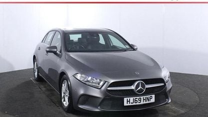 Begagnad Mercedes A180 Executive 116 HK (85 kW) 2019 Grå Halvkombi