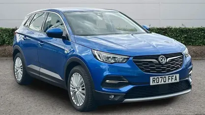 Usado Vauxhall Grandland X Business Edition 131 HP (96 kW) 2020 Azul SUV