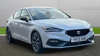 Used Seat Leon FR Sport 131 HP (96 kW) 2022 White Hatchback