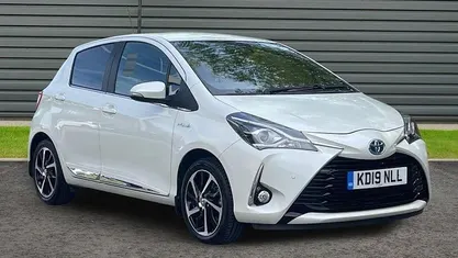 Second-hand Toyota Yaris Hybrid 101 CP (74 kW) 2020 Hatchback