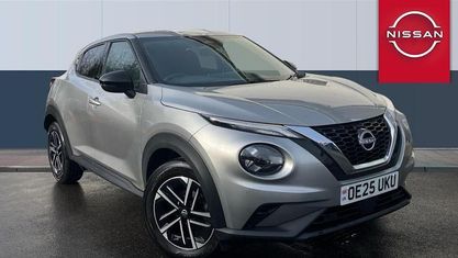 Usado Nissan Juke N-Connecta 114 HP (83 kW) 2025 Prateado SUV