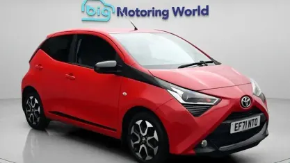 Used Toyota Aygo Trend 72 HP (52 kW) 2021 Red Hatchback