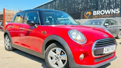 Used Mini Cooper Hatch 136 HP (100 kW) 2018 Red Hatchback