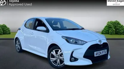 Used Toyota Yaris 116 HP (85 kW) 2024 White Hatchback